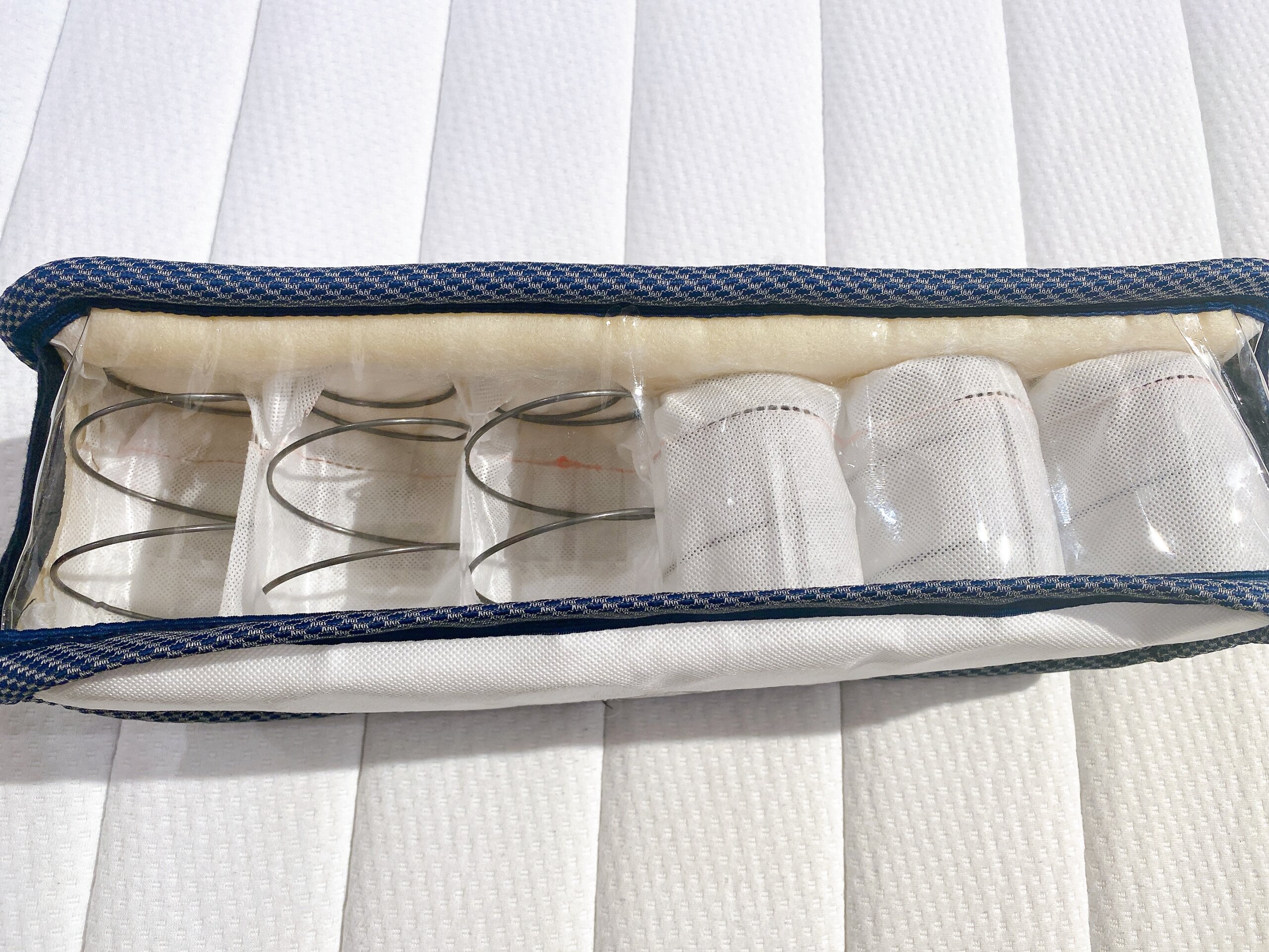 ベッドの中材の実際の写真